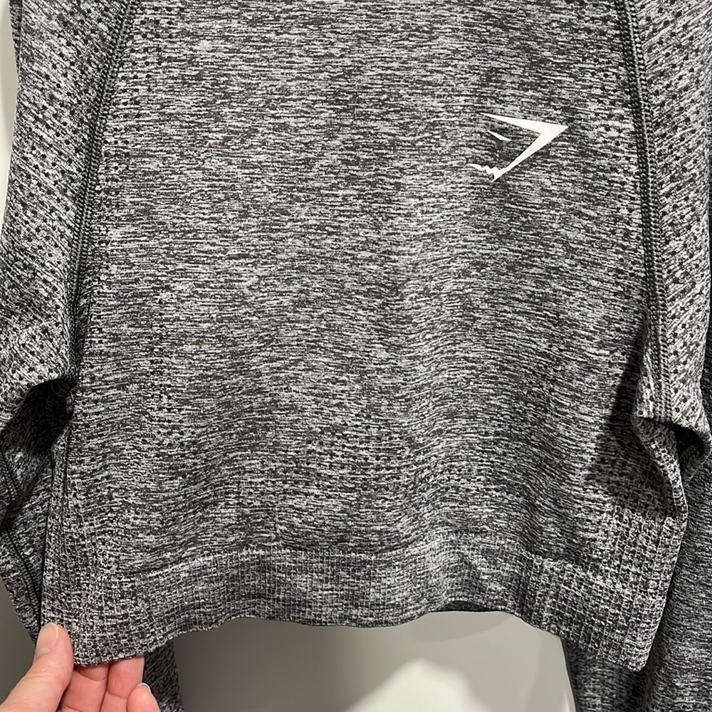 Gymshark Crop Vital Grey Seamless Long Sleeve Body Fit Top w/ Thumb Holes EUC - Picture 8 of 11